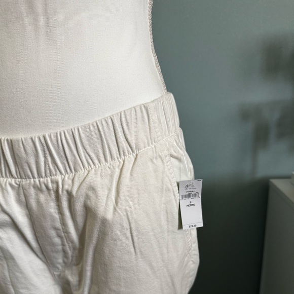 NWT GAP  Women's Cream Ankle Cargo Pants Small Petite straight leg - Picture 3 of 4